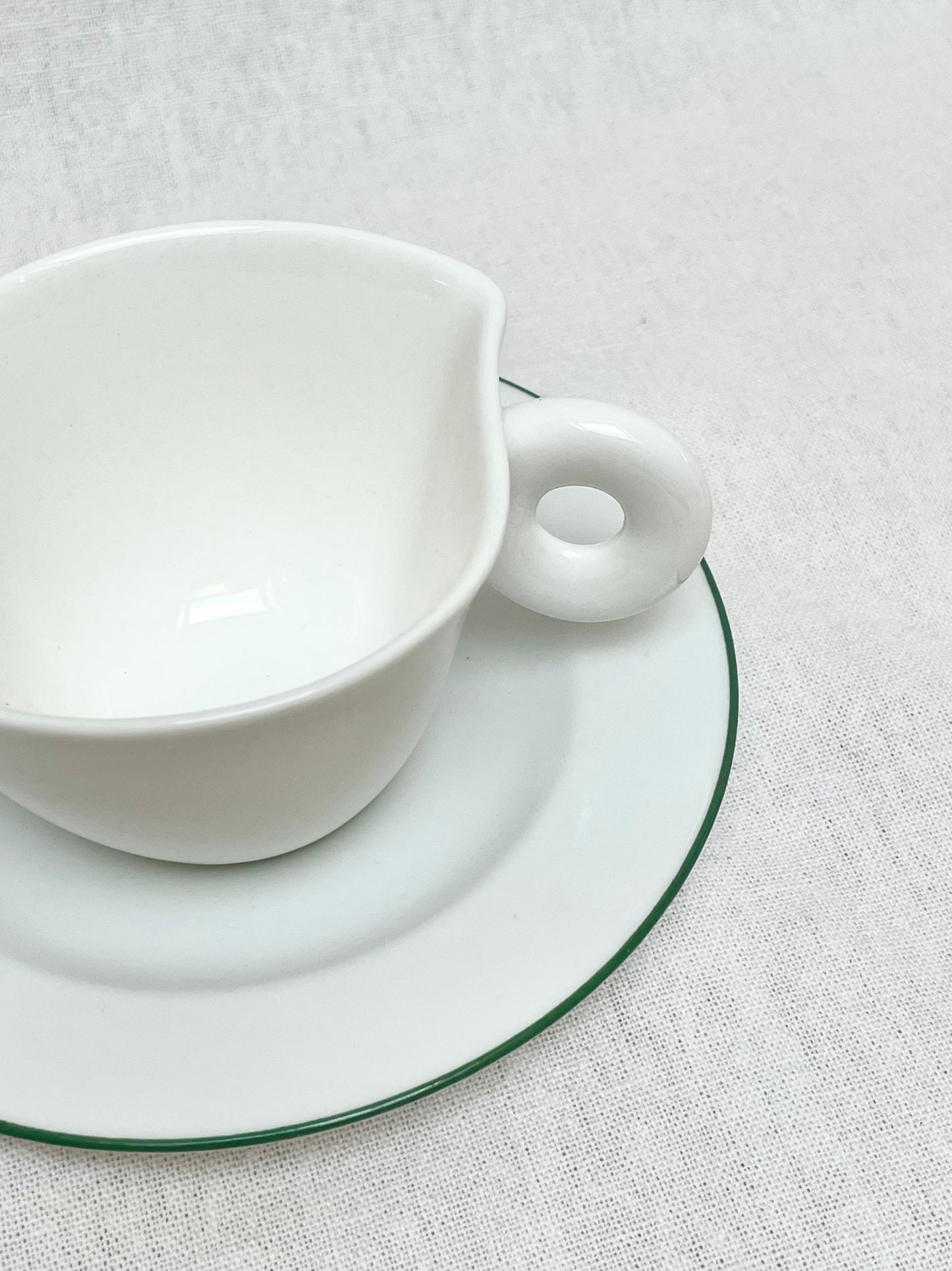no. 147 - les tasses porcelaine
