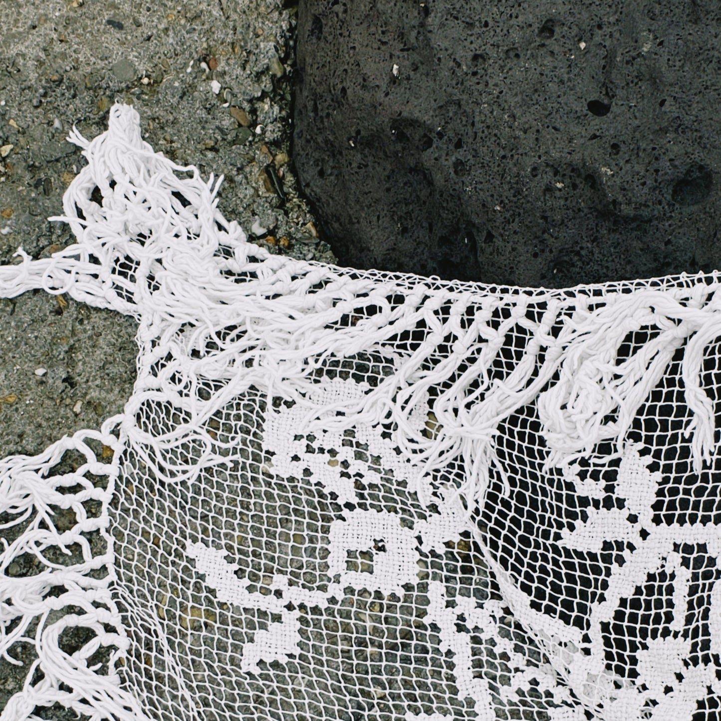 no. 186 - la nappe en maille