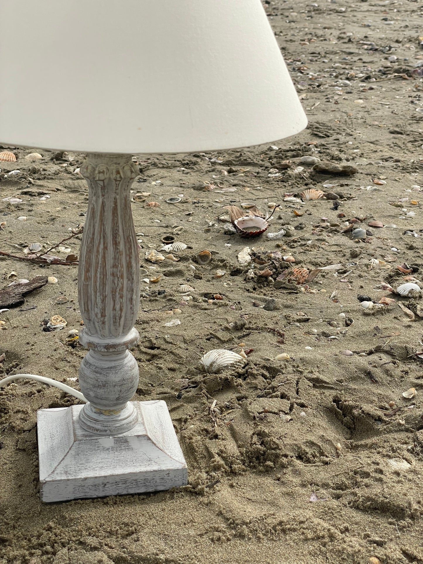 no. 141 - la lampe en bois de pin