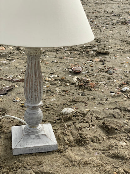 no. 141 - la lampe en bois de pin