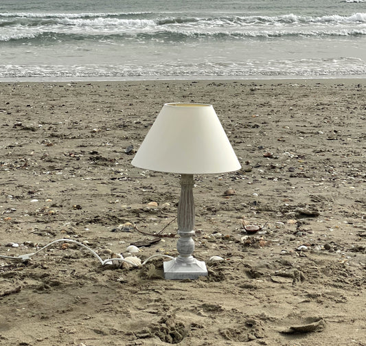 no. 141 - la lampe en bois de pin
