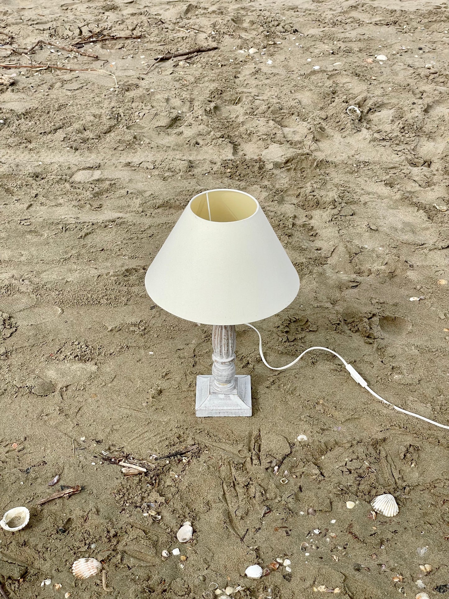 no. 141 - la lampe en bois de pin