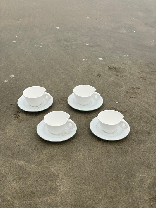 no. 147 - les tasses porcelaine
