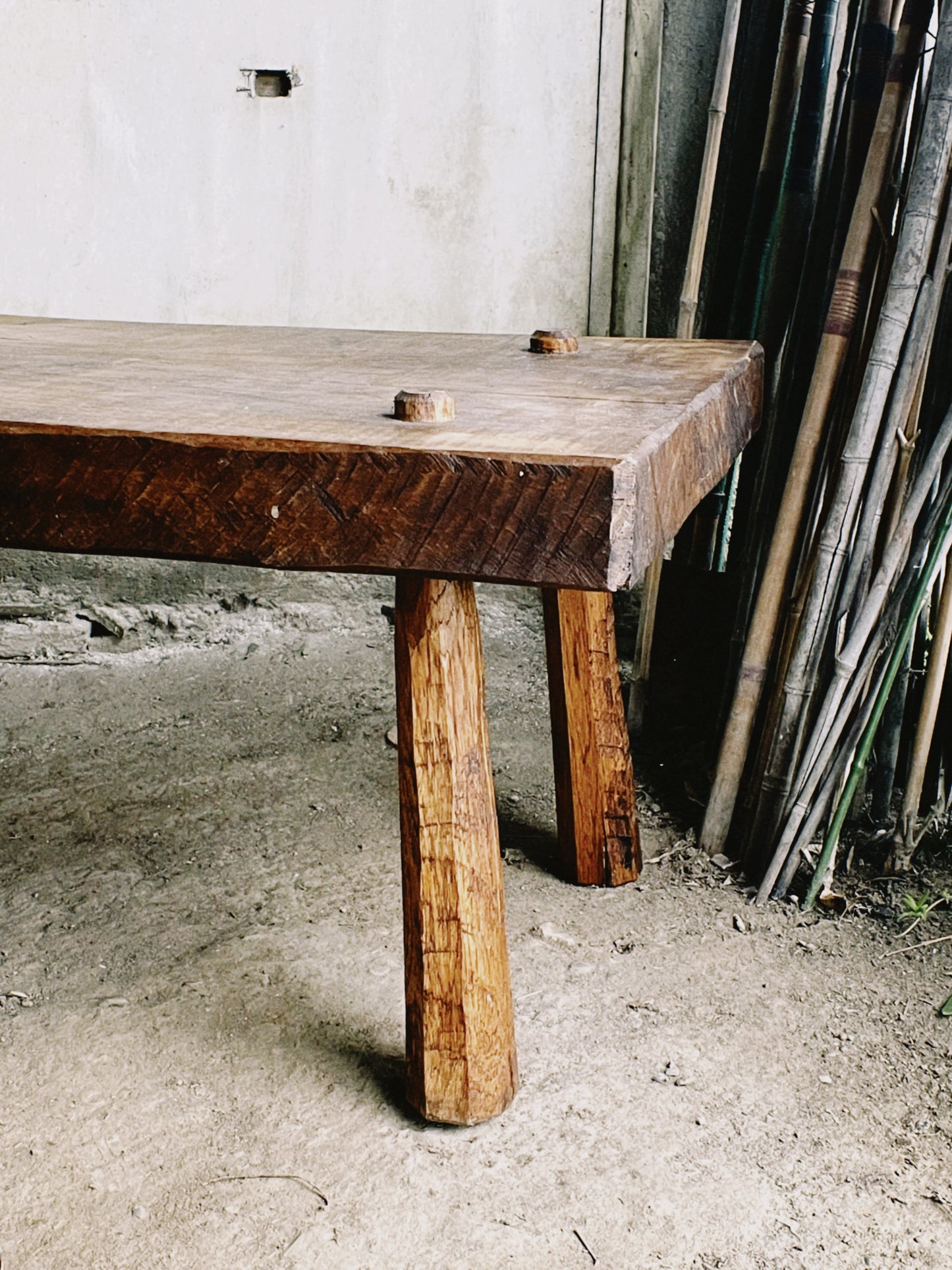 no. 95 - la table basse brutaliste