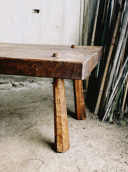 no. 95 - la table basse brutaliste