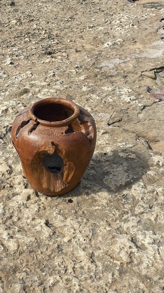 no. 17 - le vase en bois d'olivier